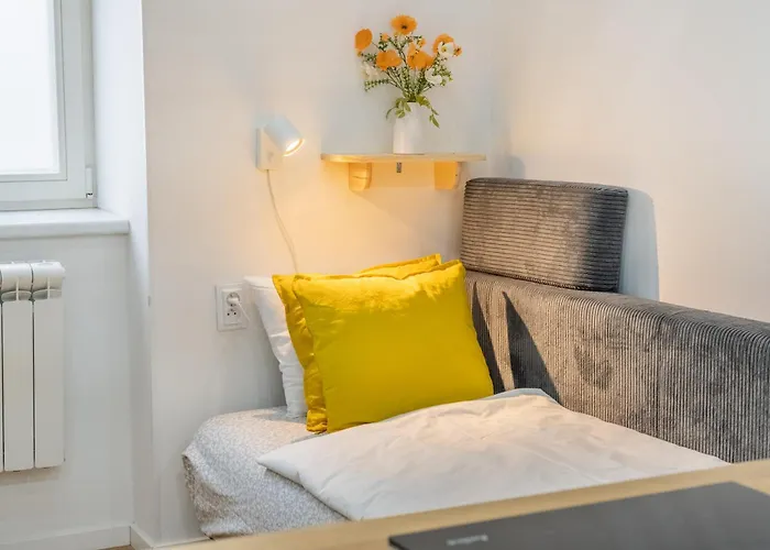 Stylish Loft - 1 - Self Check-in Apartment *